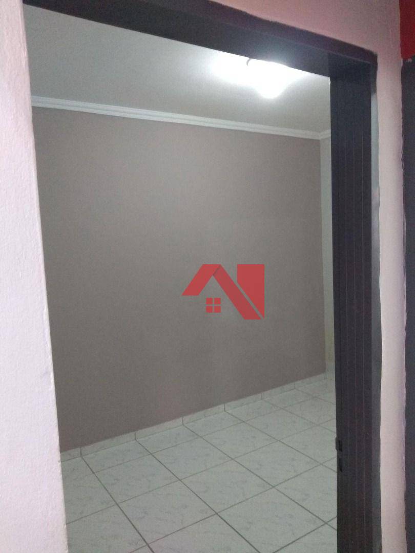 Casa à venda com 2 quartos, 80m² - Foto 4