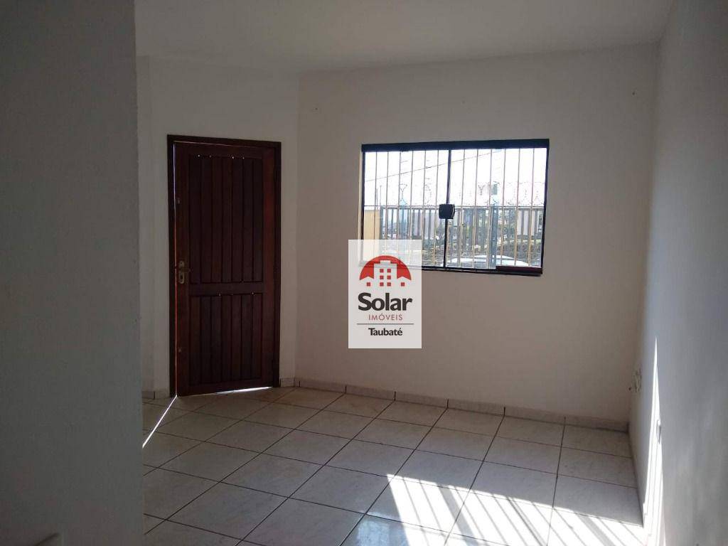 Casa à venda com 3 quartos, 67m² - Foto 2