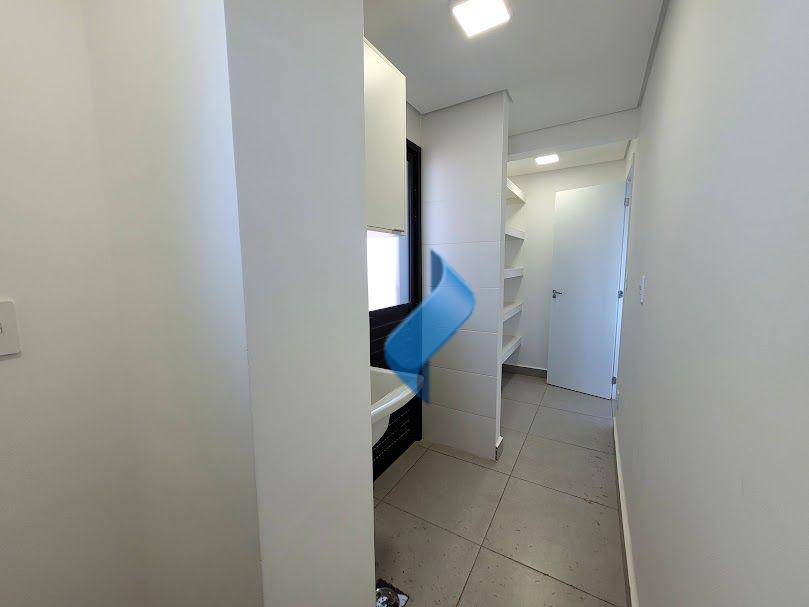 Apartamento para alugar com 3 quartos, 125m² - Foto 27