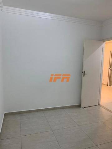 Apartamento à venda com 2 quartos, 64m² - Foto 3