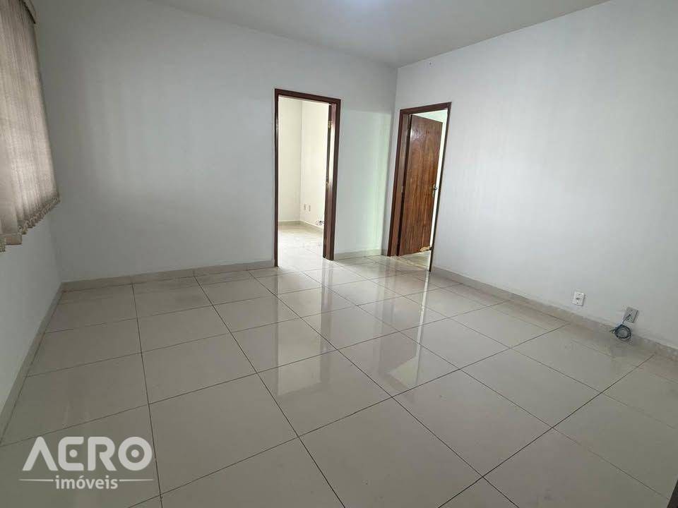 Casa, 5 quartos, 220 m² - Foto 4