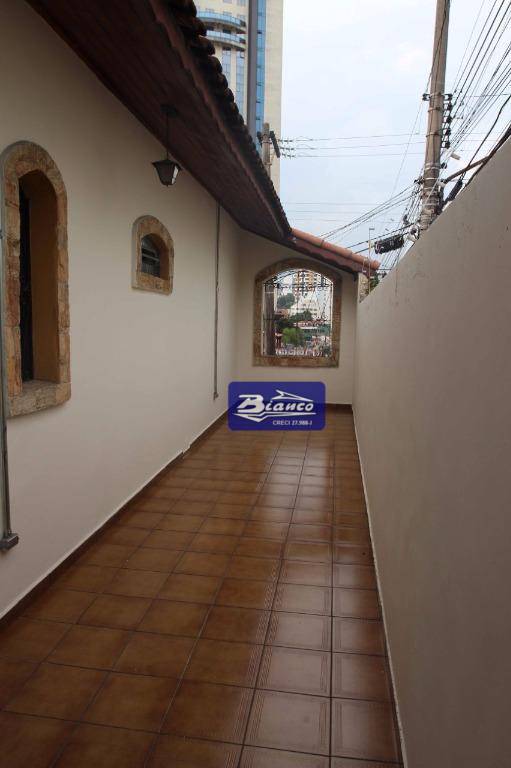 Casa à venda com 14 quartos, 300m² - Foto 2