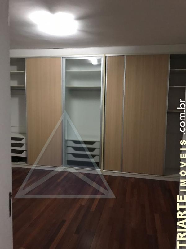 Casa à venda com 3 quartos, 254m² - Foto 4