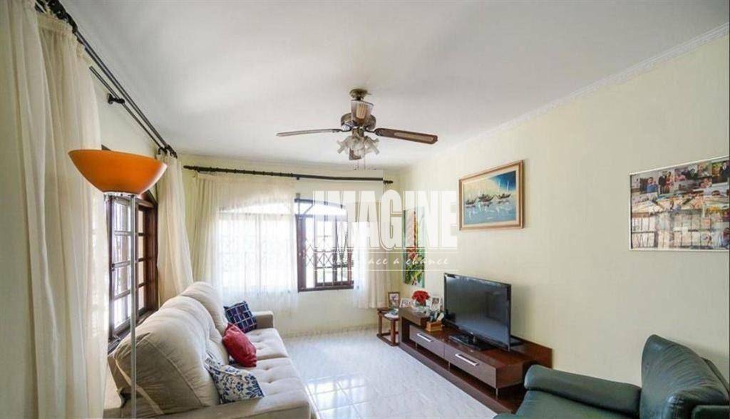 Sobrado à venda com 3 quartos, 210m² - Foto 1