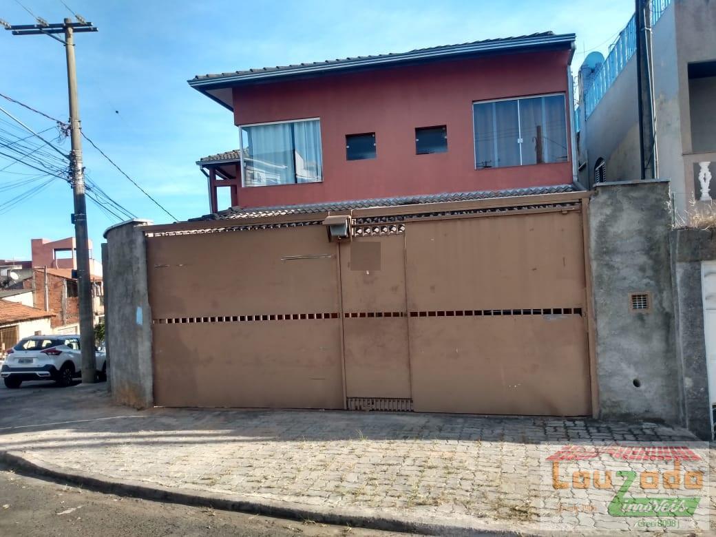 Sobrado à venda com 4 quartos, 292m² - Foto 1