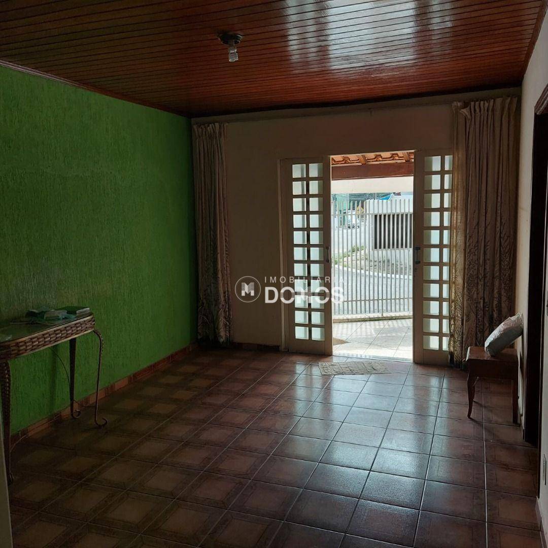 Casa à venda com 4 quartos, 180m² - Foto 14