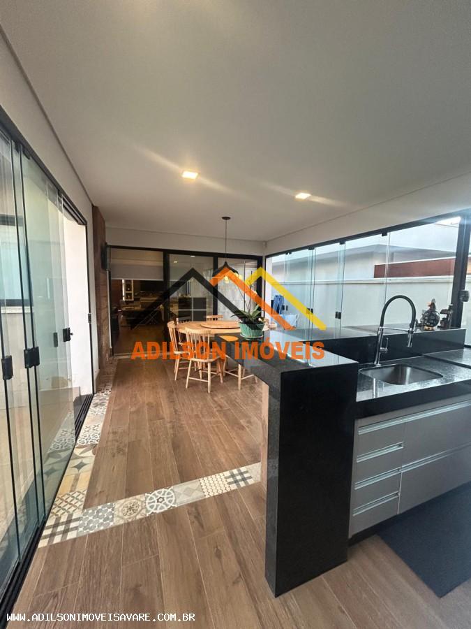 Casa à venda com 3 quartos, 210m² - Foto 8