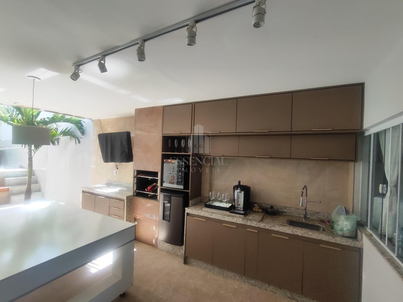 Casa à venda com 3 quartos, 220m² - Foto 8