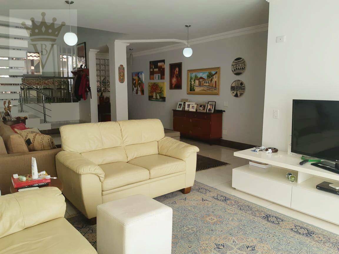 Casa à venda com 3 quartos, 225m² - Foto 2