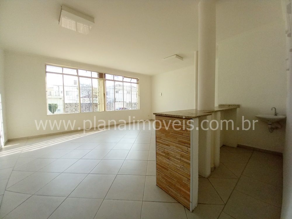 Sobrado para alugar com 4 quartos, 136m² - Foto 1