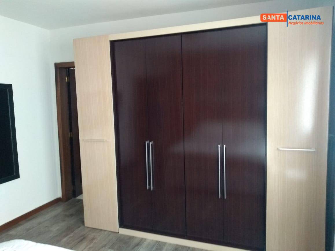 Apartamento à venda com 4 quartos, 180m² - Foto 22