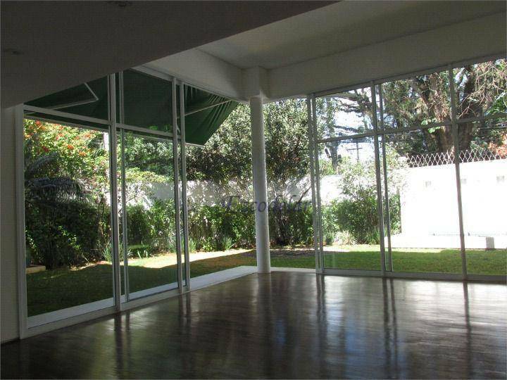 Casa para alugar com 4 quartos, 460m² - Foto 12