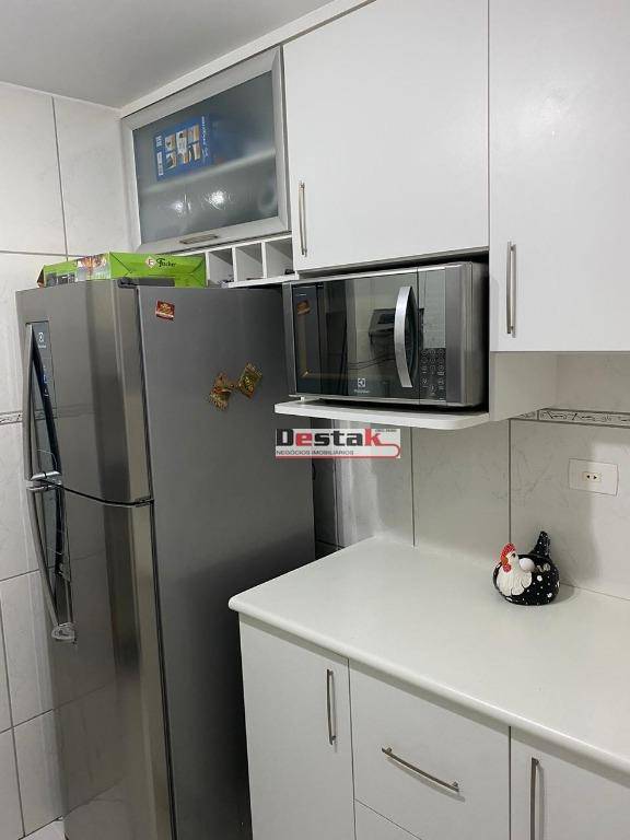 Apartamento à venda com 2 quartos, 50m² - Foto 3