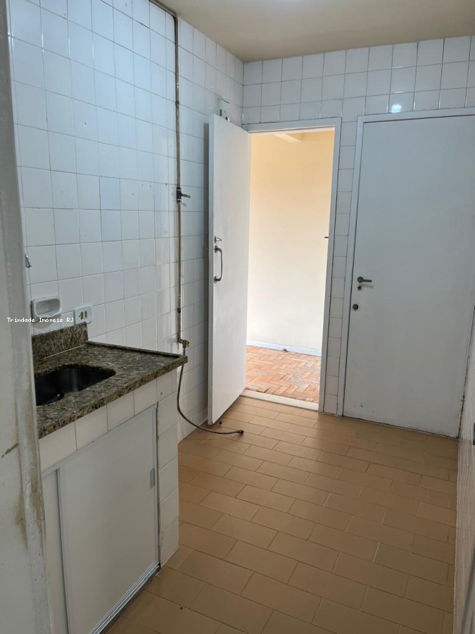 Apartamento à venda com 3 quartos, 95m² - Foto 17