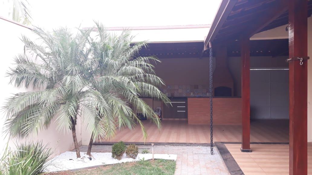 Casa à venda com 2 quartos, 180m² - Foto 3