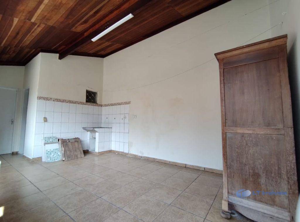 Casa à venda e aluguel com 4 quartos, 220m² - Foto 21