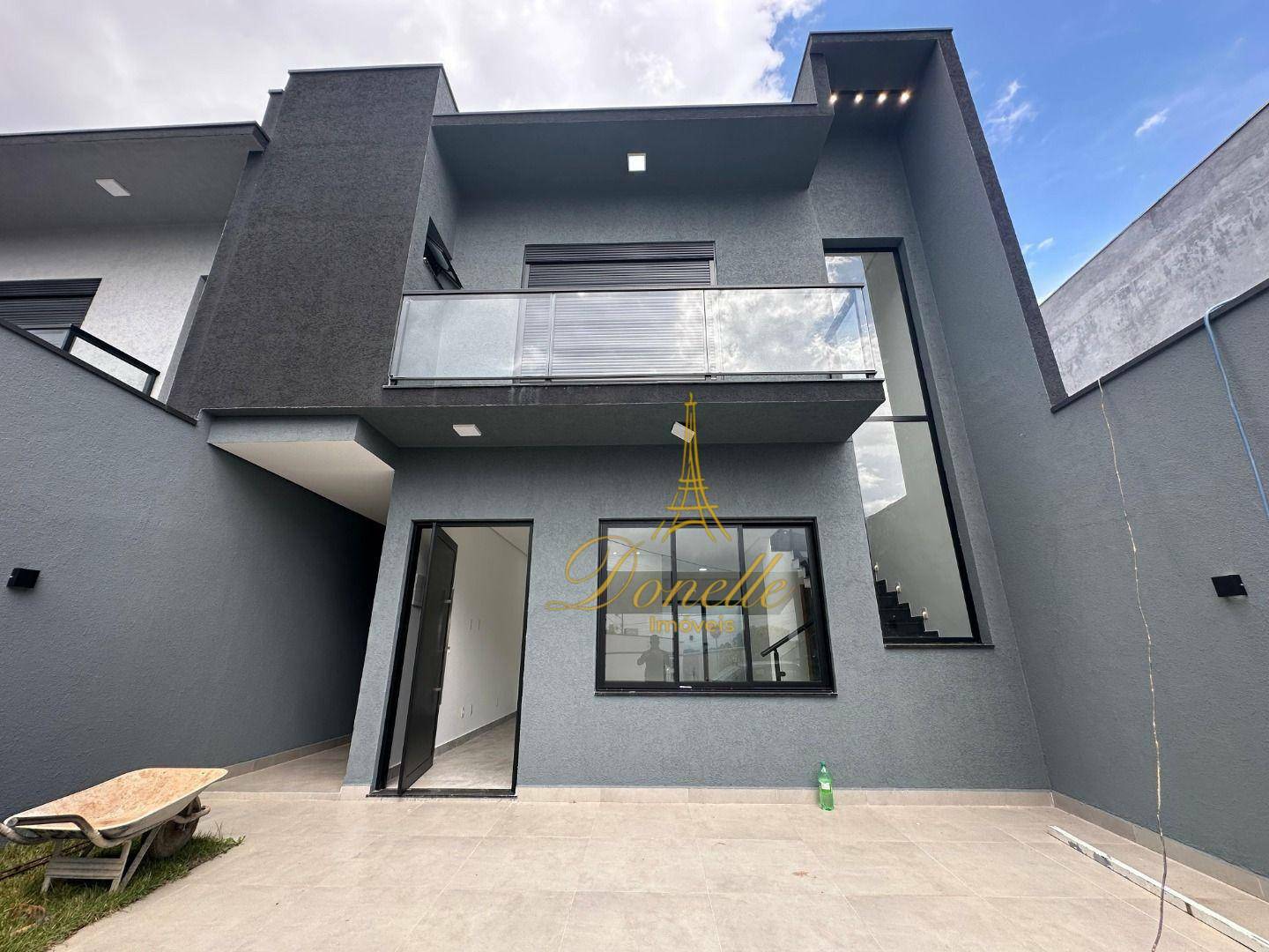 Sobrado à venda com 3 quartos, 146m² - Foto 1