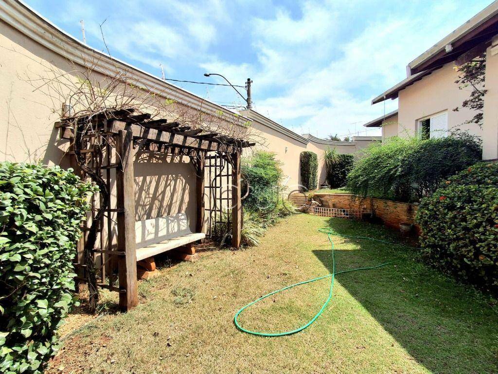 Casa à venda com 3 quartos, 204m² - Foto 6