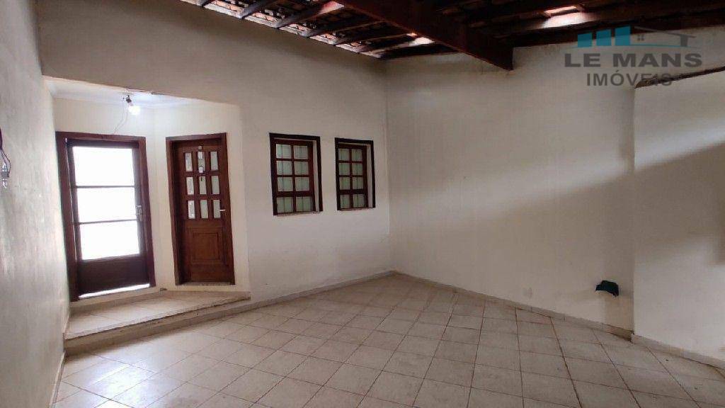 Casa à venda com 2 quartos, 115m² - Foto 2