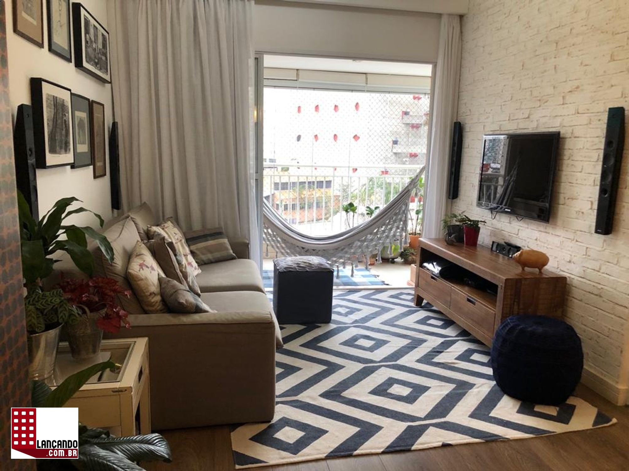 Apartamento à venda com 3 quartos, 76m² - Foto 1