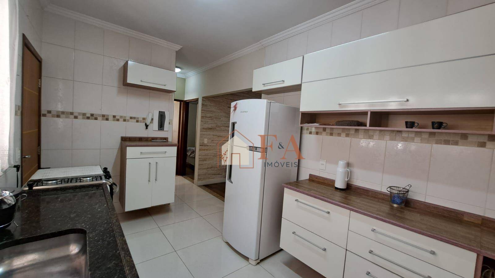 Casa à venda com 2 quartos, 44m² - Foto 17