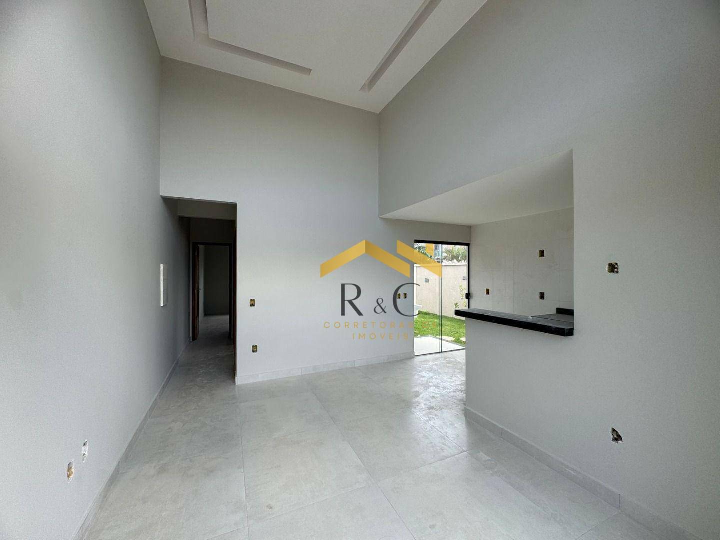 Casa à venda com 2 quartos, 57m² - Foto 2