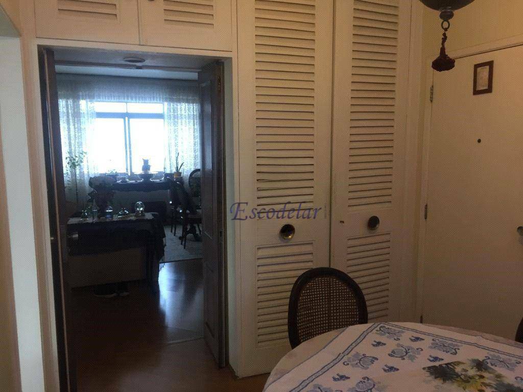 Apartamento à venda com 3 quartos, 130m² - Foto 7