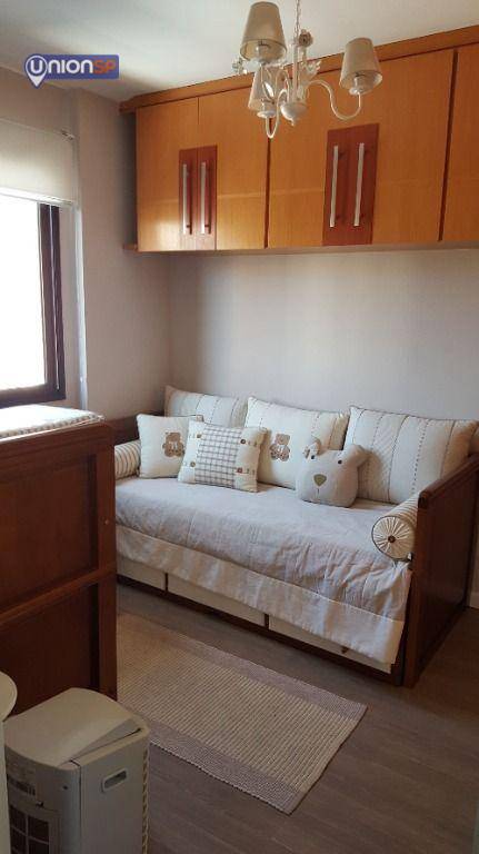 Apartamento à venda com 2 quartos, 70m² - Foto 4