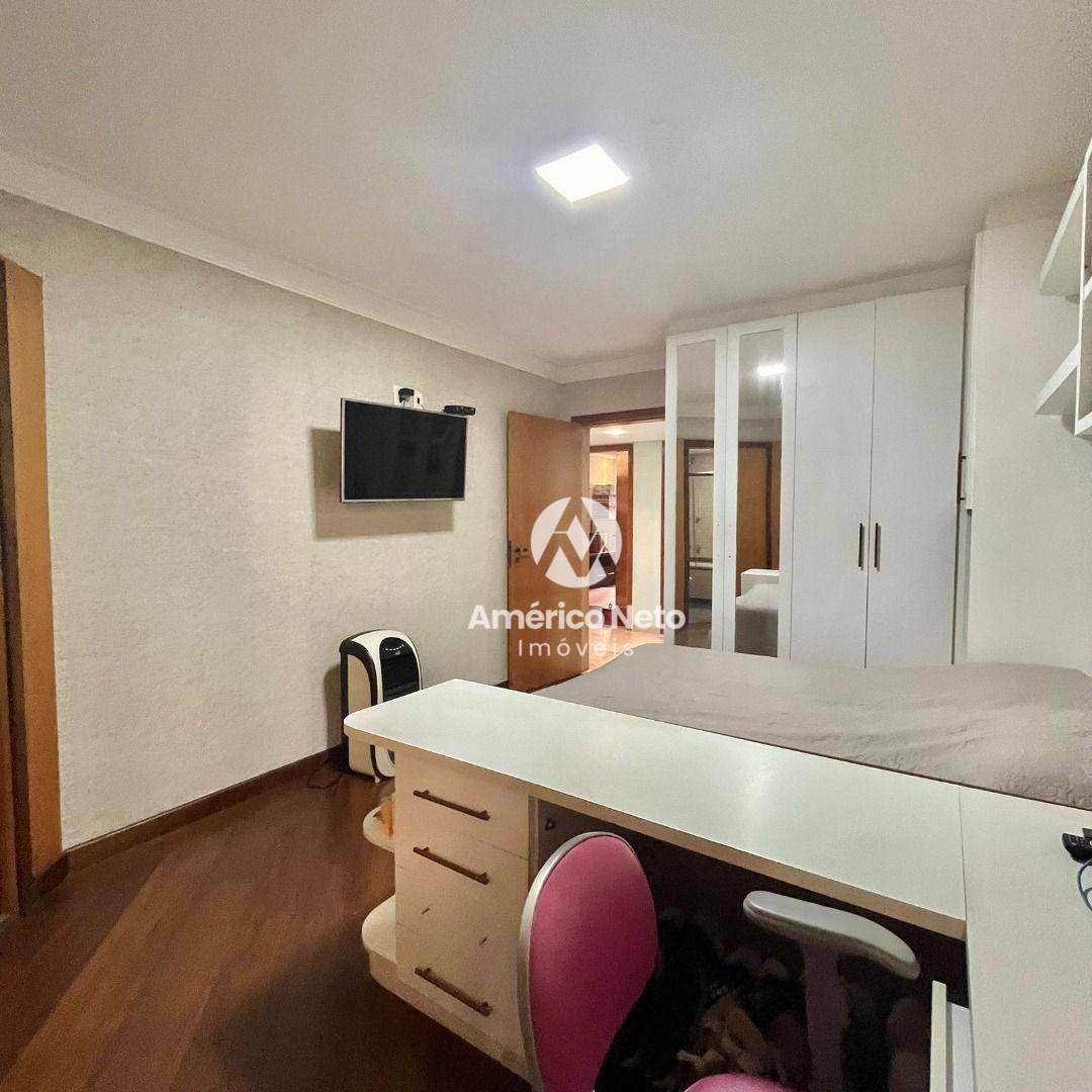 Apartamento à venda com 3 quartos, 197m² - Foto 23