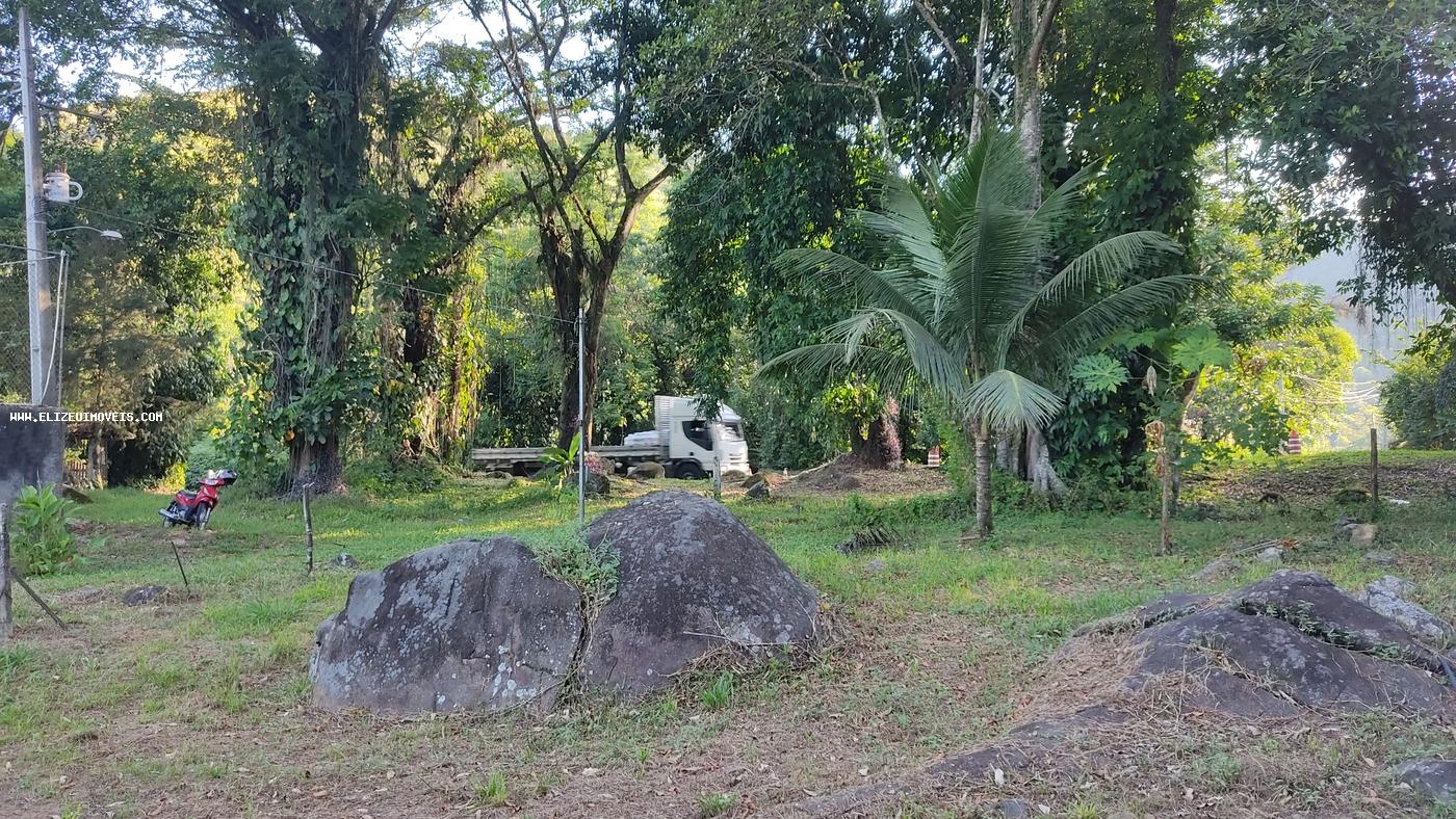 Terreno à venda com 1 quarto, 700m² - Foto 2