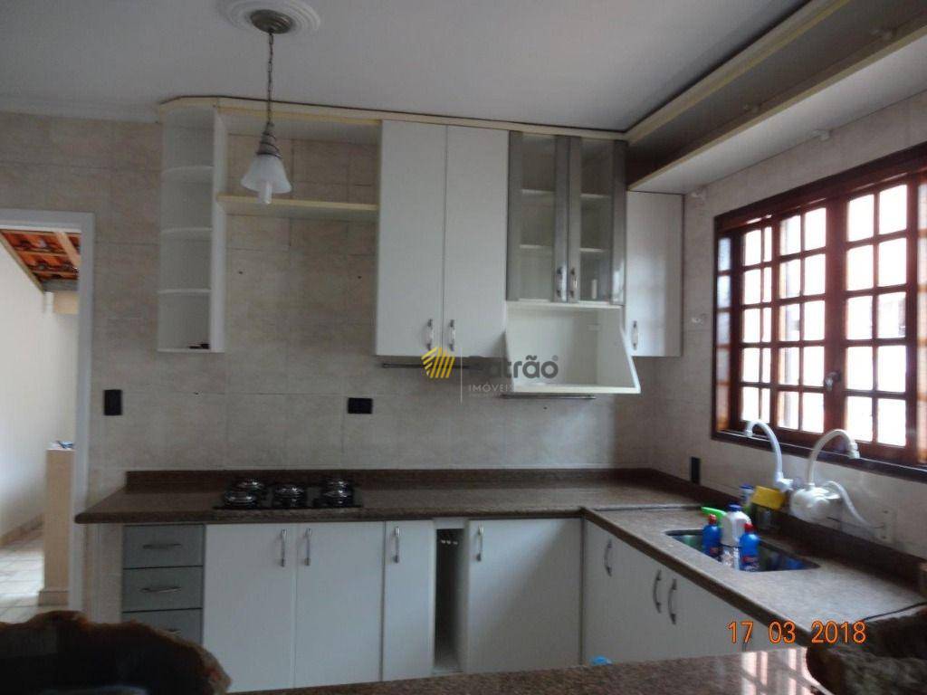 Sobrado à venda com 3 quartos, 244m² - Foto 14