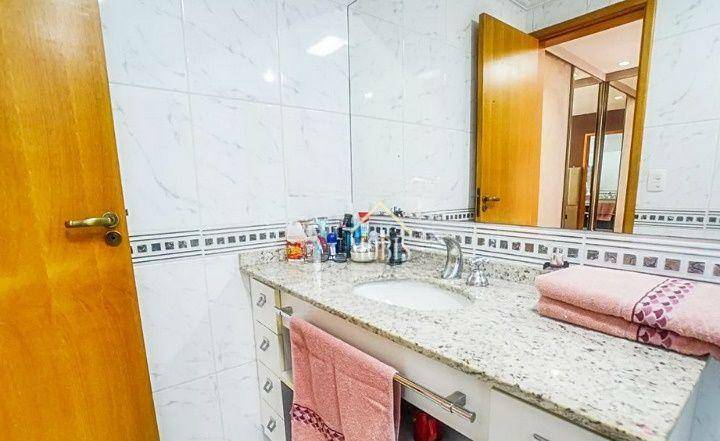 Apartamento à venda com 3 quartos, 144m² - Foto 32