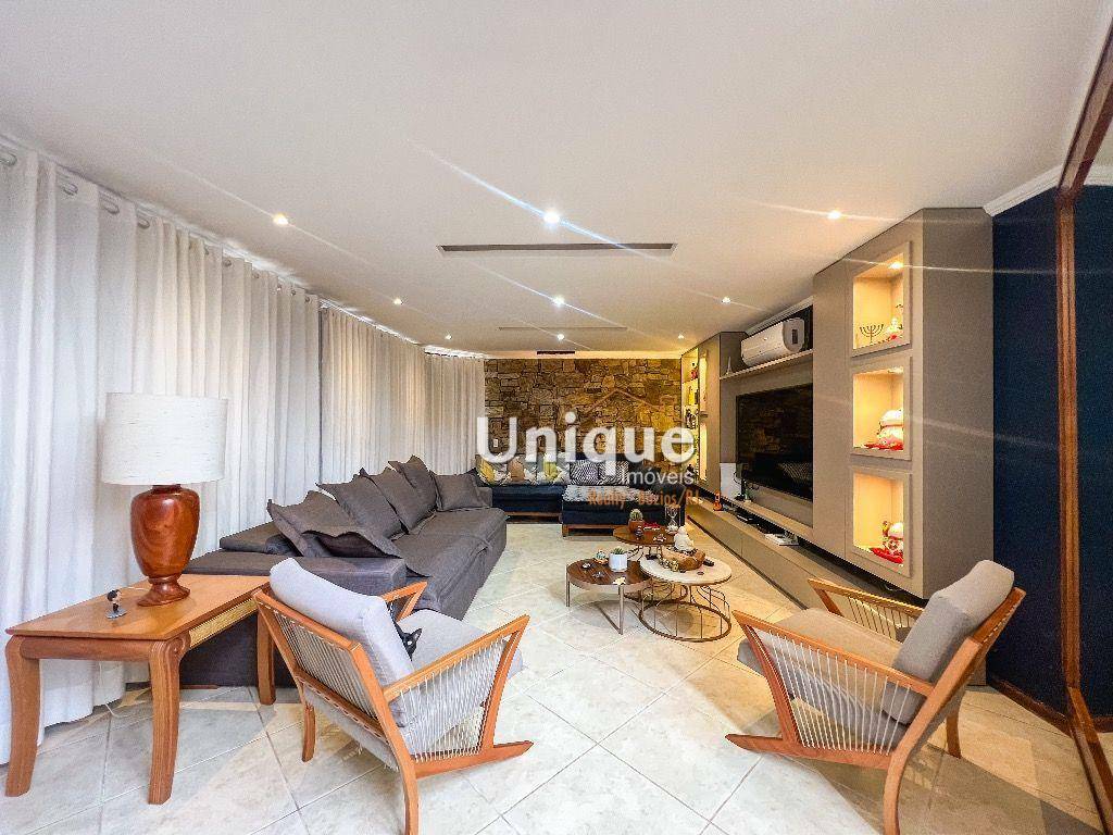 Casa à venda com 3 quartos, 320m² - Foto 2