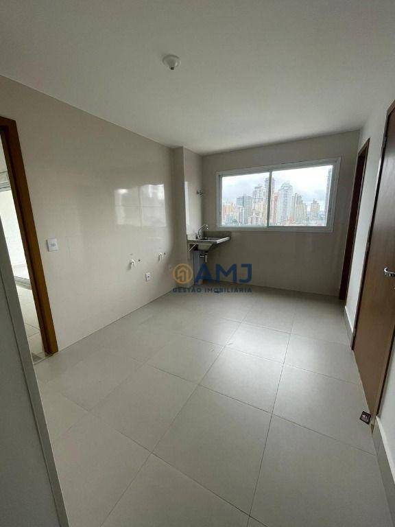 Apartamento à venda com 3 quartos, 244m² - Foto 3