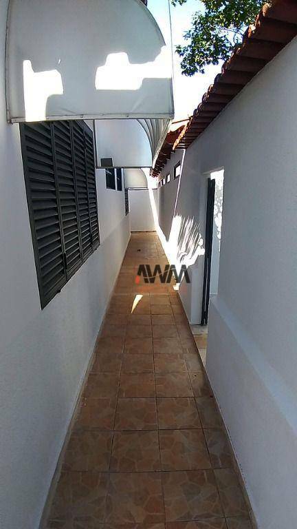 Casa à venda com 4 quartos, 290m² - Foto 17