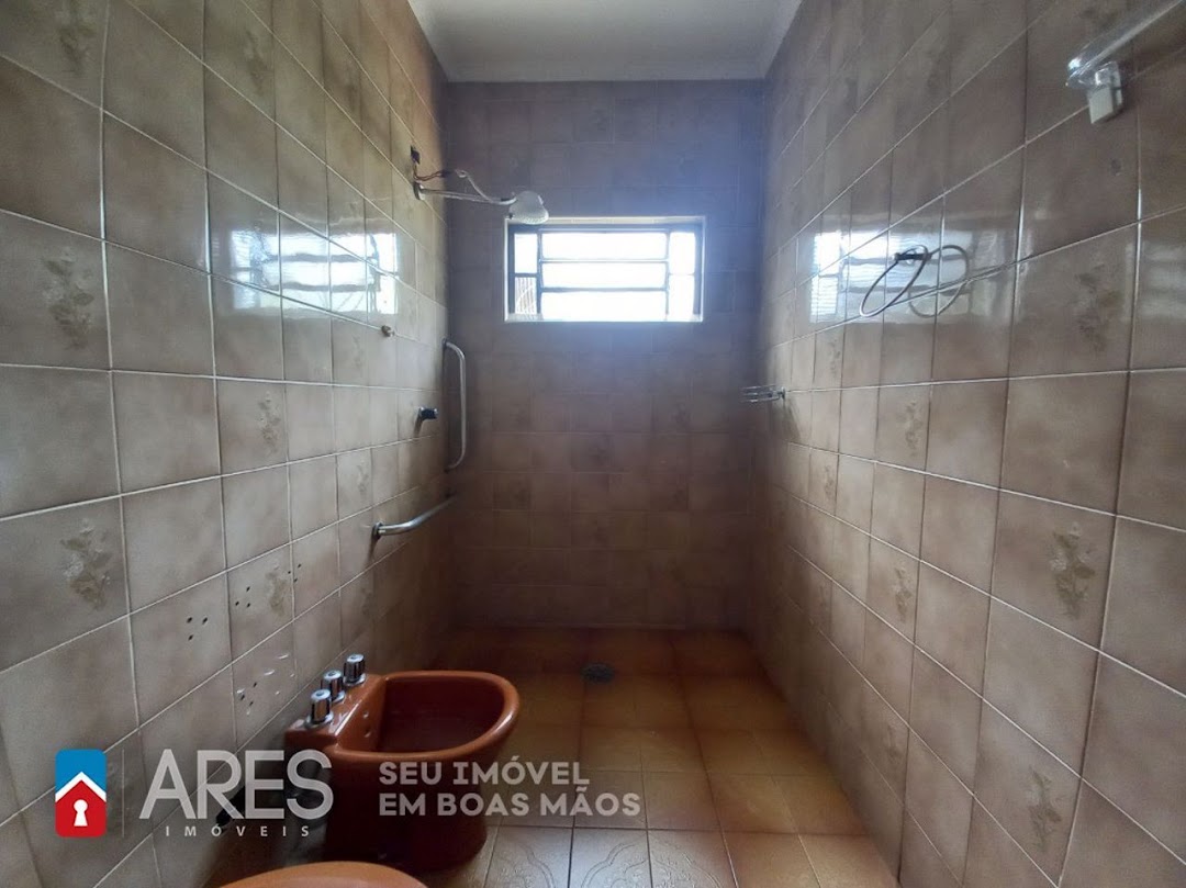 Casa para alugar com 3 quartos, 201m² - Foto 9