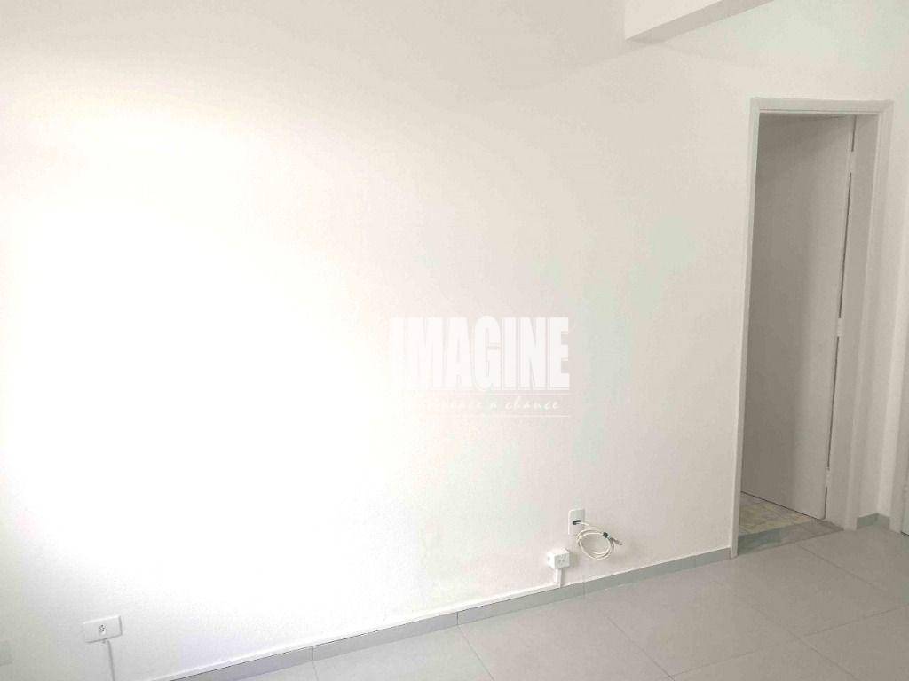 Apartamento à venda com 1 quarto, 27m² - Foto 2