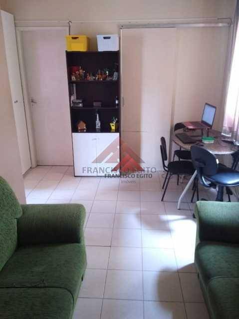 Apartamento à venda com 2 quartos, 50m² - Foto 2