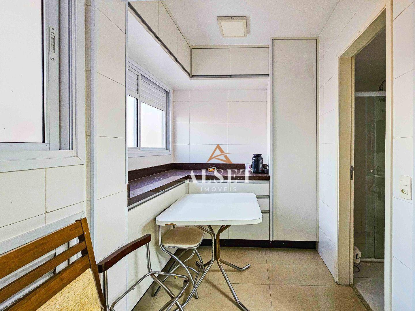 Apartamento à venda com 3 quartos, 154m² - Foto 29