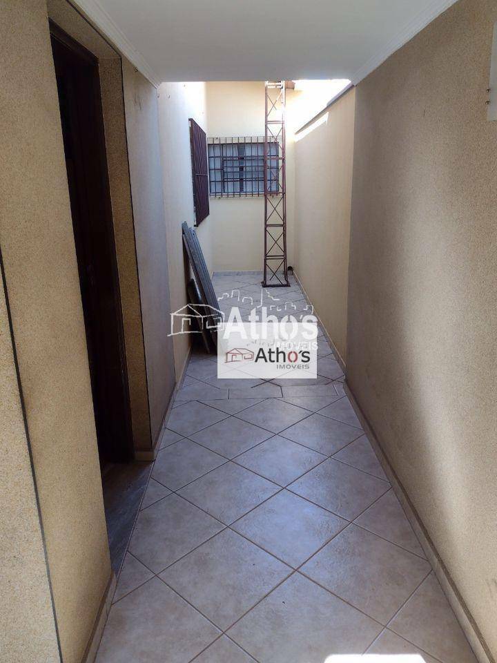 Casa à venda com 3 quartos, 240m² - Foto 5