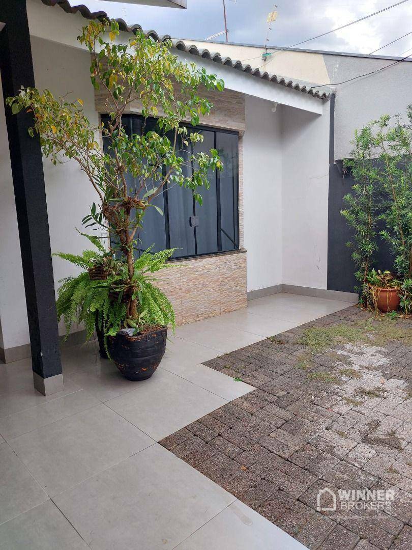 Casa à venda com 3 quartos, 100m² - Foto 1