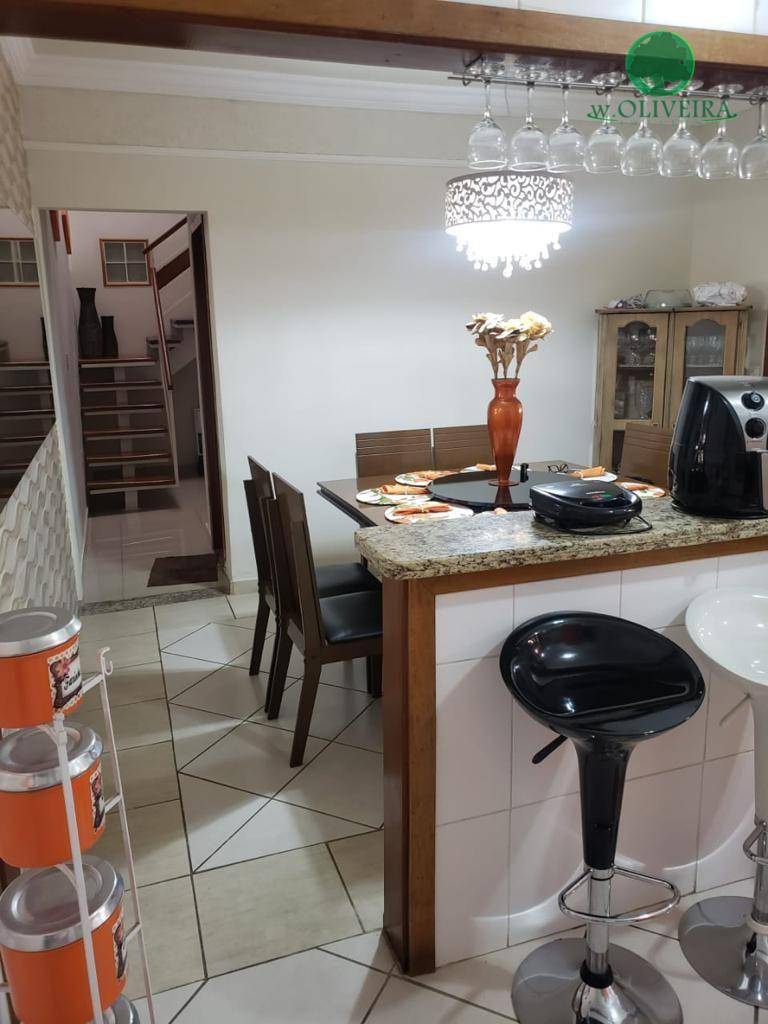 Sobrado à venda com 4 quartos, 350m² - Foto 9