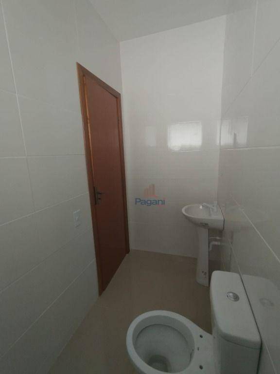 Casa à venda com 2 quartos, 50m² - Foto 4