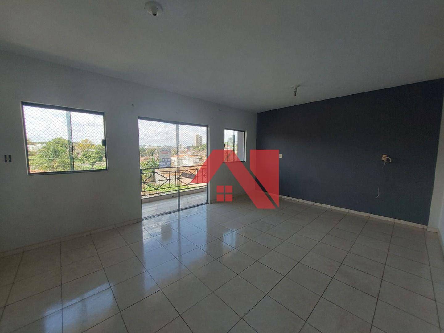 Casa para alugar com 2 quartos, 90m² - Foto 1