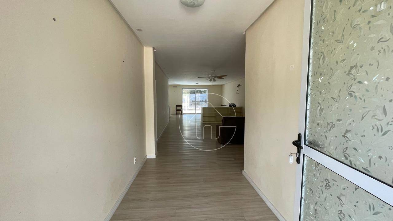 Casa à venda com 3 quartos, 279m² - Foto 3