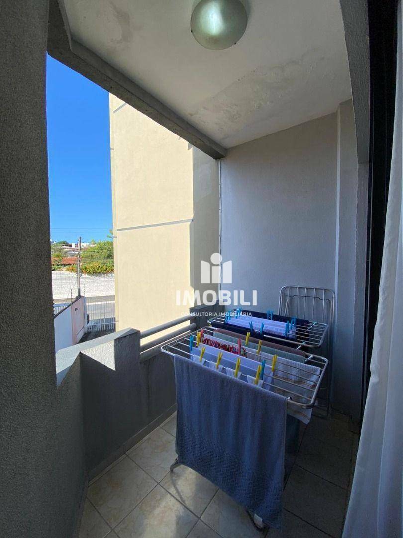 Apartamento à venda com 3 quartos, 76m² - Foto 4