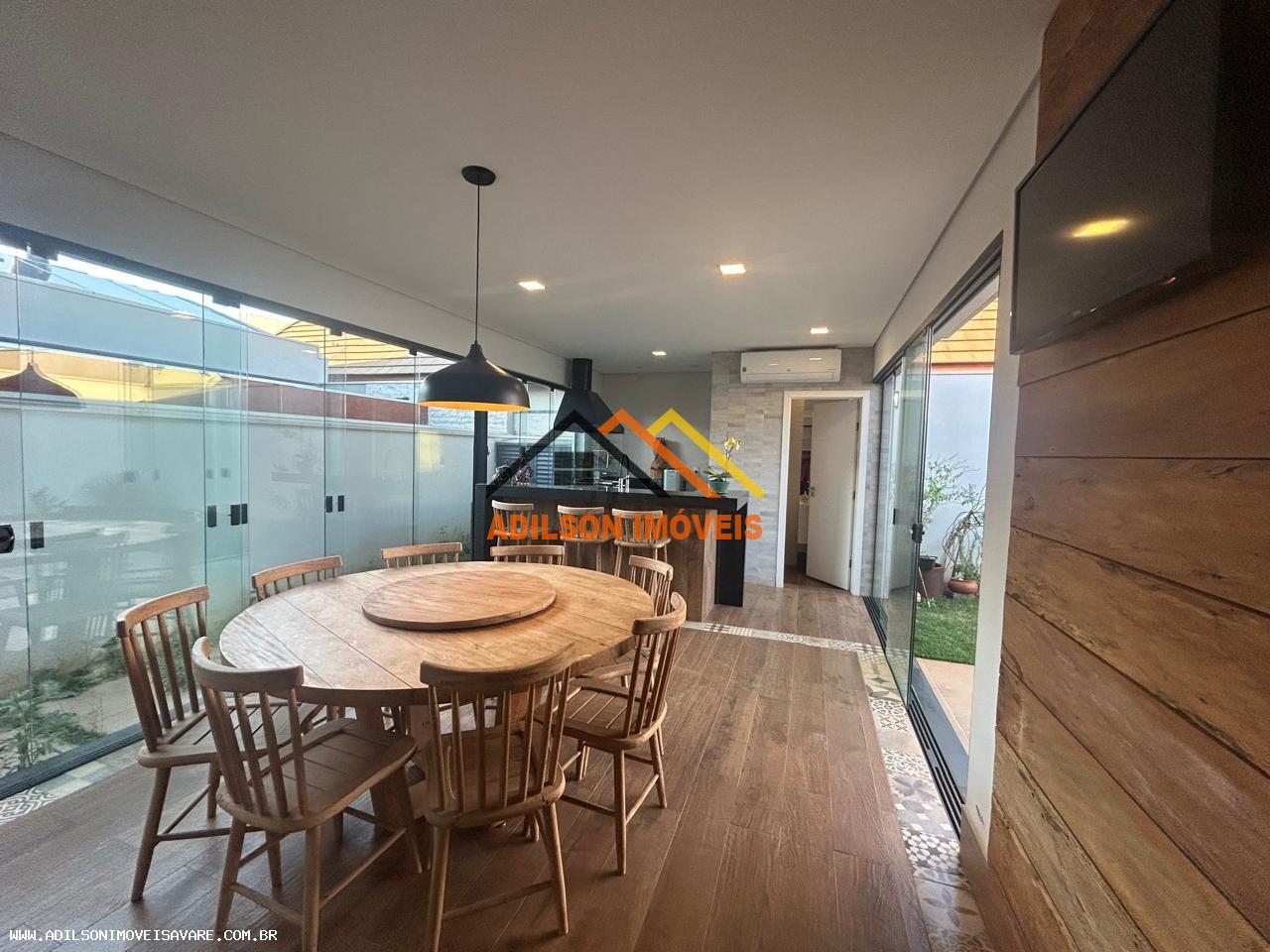 Casa à venda com 3 quartos, 210m² - Foto 7