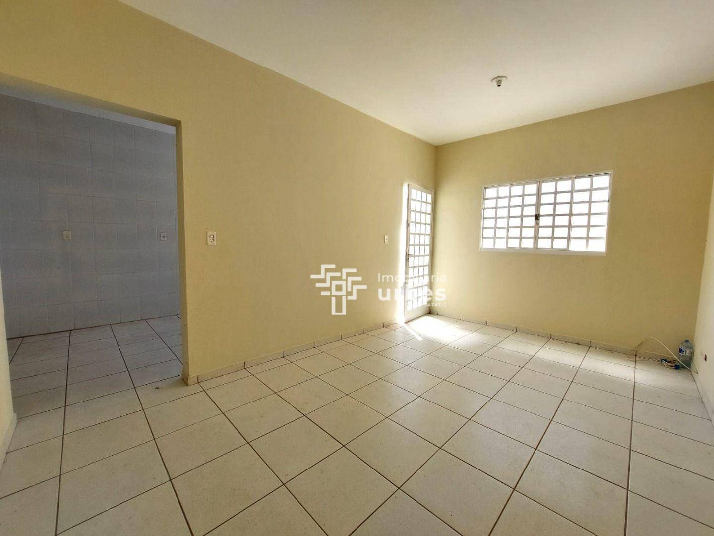 Casa para alugar com 2 quartos, 75m² - Foto 3