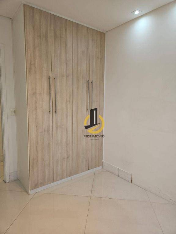 Apartamento para alugar com 2 quartos, 72m² - Foto 24