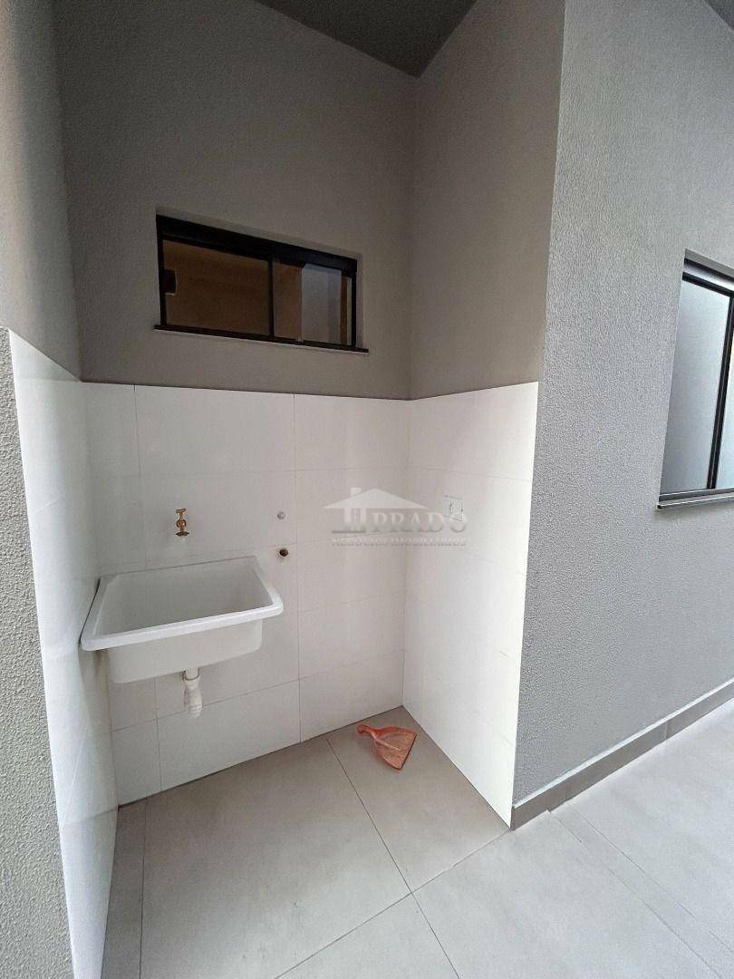 Casa à venda com 2 quartos, 70m² - Foto 12